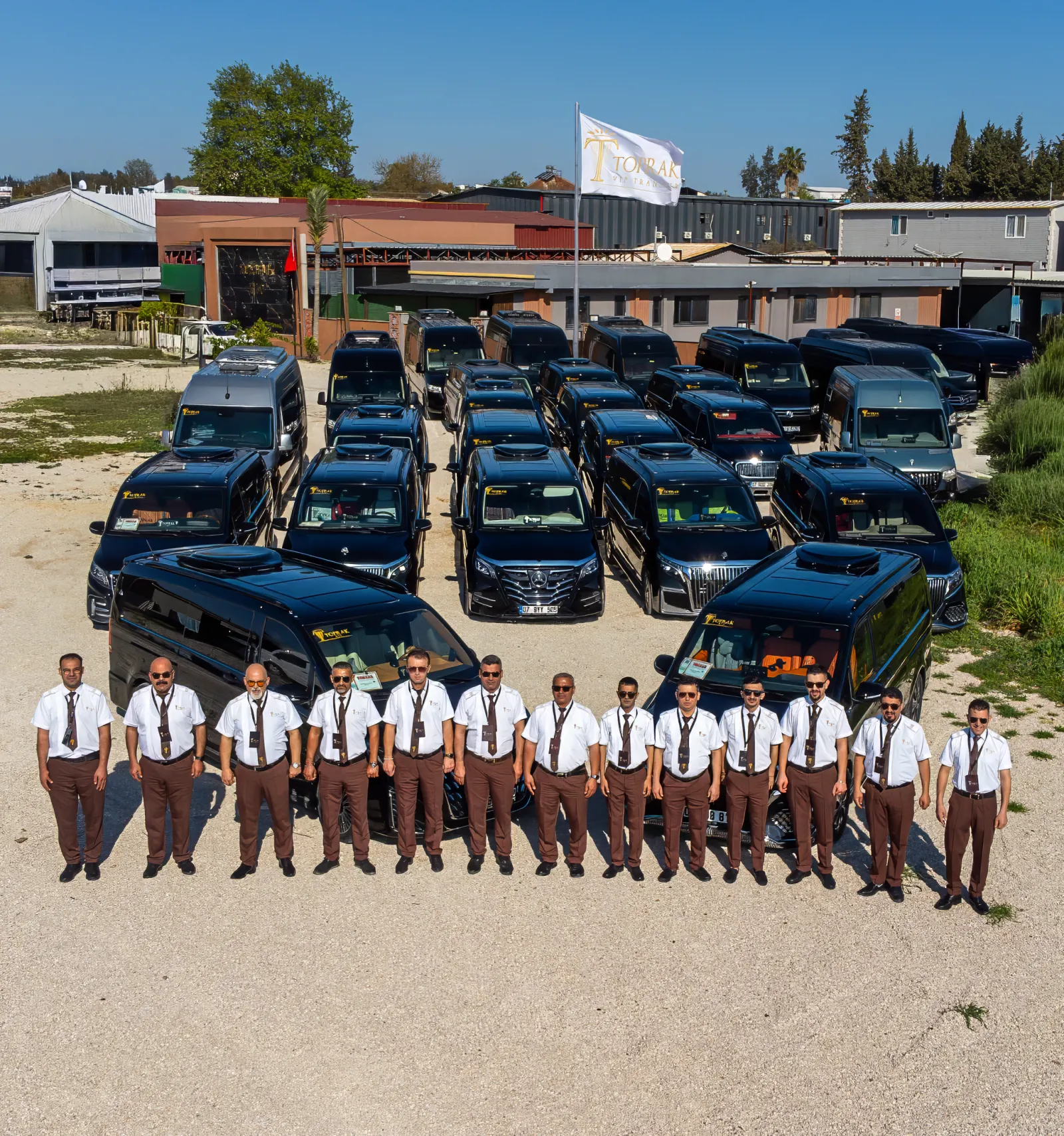 Nora VIP Transfer filosu ve şoför ekibi